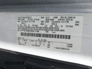 2018 Ford Transit z VIN 1FTYE1ZMXJKA11190, wystawiony jako IAAI lot #42683840 z przebiegiem 175 427 mil mil oraz . Historia ofert i sprzedaży dostępna na DreamBid. Obrazek 9.