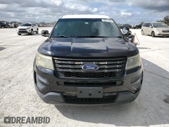 2016 Ford Utility Police Interceptor with VIN 1FM5K8AR8GGC26327, listed as a Copart auction lot 84211204 with 0 mi miles and Salvage Title. Bid and sale history available at carsss.com. Image 5.