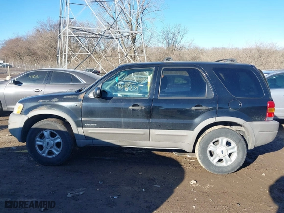 2002 Ford Escape XLT Choice with VIN 1FMYU04172KD87546, listed as a IAAI auction lot 41452834 with 241,707 mi miles. Bid and sale history available at carsss.com. Image 14.
