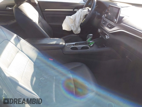 2019 Nissan Altima SL with VIN 1N4BL4EW7KC133107, listed as a IAAI auction lot 41433636 with 70,719 mi miles and . Bid and sale history available at carsss.com. Image 5.