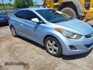 2011 Hyundai Elantra GLS z VIN KMHDH4AE0BU135563, wystawiony jako IAAI lot #42482810 z przebiegiem 158 110 mil mil oraz . Historia ofert i sprzedaży dostępna na DreamBid. Obrazek 1.