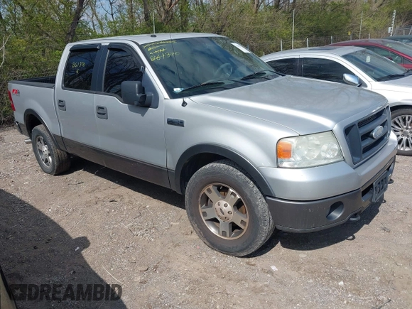 2006 Ford F-150 XLT z VIN 1FTPW14556KB61370, wystawiony jako IAAI lot #42022773 z przebiegiem 214 549 mil mil oraz . Historia ofert i sprzedaży dostępna na DreamBid. Obrazek 1.
