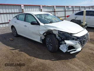 2024 Nissan Altima SV z VIN 1N4BL4DV1RN386723, wystawiony jako IAAI lot #42386767 z przebiegiem 29 171 mil mil oraz . Historia ofert i sprzedaży dostępna na DreamBid. Obrazek 1.