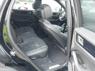 2021 Porsche Cayenne E-Hybrid Hybrid z VIN WP1AE2AYXMDA24566, wystawiony jako IAAI lot #41815737 z przebiegiem 51 149 mil mil oraz . Historia ofert i sprzedaży dostępna na DreamBid. Obrazek 8.