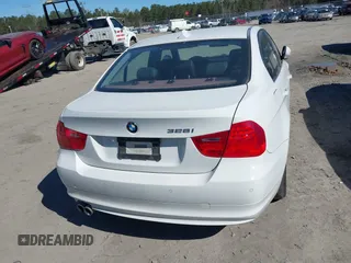 2009 BMW 3 Series 328i with VIN WBAPH575X9NM34039, listed as a IAAI auction lot 41853599 with 171,301 mi miles and . Bid and sale history available at DreamBid. Image 16.