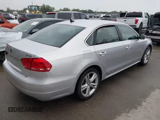 2015 Volkswagen Passat SE с VIN 1VWBV7A39FC031487, выставлен на аукционе IAAI как лот 41945088 с пробегом 171 742 миль миль и . История ставок и продаж доступна на DreamBid. Изображение 4.