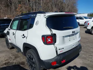 2023 Jeep Renegade Trailhawk z VIN ZACNJDC13PPP40710, wystawiony jako IAAI lot #41744475 z przebiegiem 17 057 mil mil oraz . Historia ofert i sprzedaży dostępna na DreamBid. Obrazek 3.