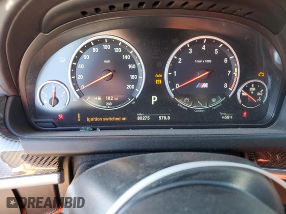 2015 BMW M6 z VIN WBSLX9C54FD160753, wystawiony jako Copart lot #83486484 z przebiegiem 80 275 mil mil oraz Szkody całkowita. Historia ofert i sprzedaży dostępna na DreamBid. Obrazek 9.