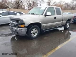 1999 Chevrolet Silverado 1500 LT with VIN 2GCEK19T1X1195916, listed as a IAAI auction lot 41740193 with 111,263 mi miles. Bid and sale history available at carsss.com. Image 2.