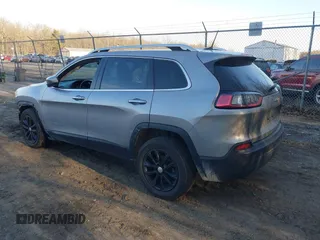 2021 Jeep Cherokee Altitude with VIN 1C4PJLLB1MD183417, listed as a IAAI auction lot 41724254 with 122,657 mi miles. Bid and sale history available at carsss.com. Image 3.
