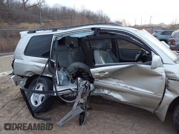 2005 Toyota Highlander z VIN JTEEP21A450133643, wystawiony jako IAAI lot #41286304 z przebiegiem 166 662 mil mil oraz . Historia ofert i sprzedaży dostępna na DreamBid. Obrazek 6.