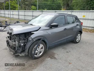 2020 Nissan Kicks S z VIN 3N1CP5BV1LL560358, wystawiony jako Copart lot #55740475 z przebiegiem 130 424 mil mil oraz Szkody całkowita. Historia ofert i sprzedaży dostępna na DreamBid. Obrazek 1.
