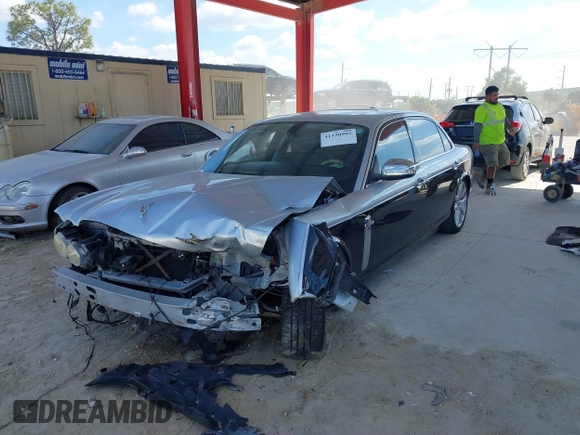 2008 Jaguar XJ with VIN SAJWA79B48SH22788, listed as a IAAI auction lot 41530902 with 124,334 mi miles. Bid and sale history available at carsss.com. Image 2.