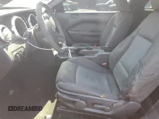 2007 Ford Mustang Deluxe z VIN 1ZVFT80N275333743, wystawiony jako Copart lot #59817145 z przebiegiem 207 762 mil mil oraz Szkoda całkowita • Salvage title. Historia ofert i sprzedaży dostępna na DreamBid. Obrazek 7.