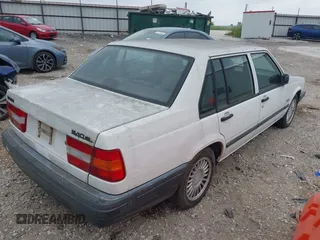 1992 Volvo 900 GLS z VIN YV1JS8836N3074356, wystawiony jako IAAI lot #42253390 z przebiegiem 195 310 mil mil oraz . Historia ofert i sprzedaży dostępna na DreamBid. Obrazek 4.