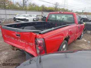 2004 Chevrolet Silverado 1500 Work Truck with VIN 1GCEC14X64Z232646, listed as a IAAI auction lot 40932577 with 267,728 mi miles. Bid and sale history available at carsss.com. Image 4.