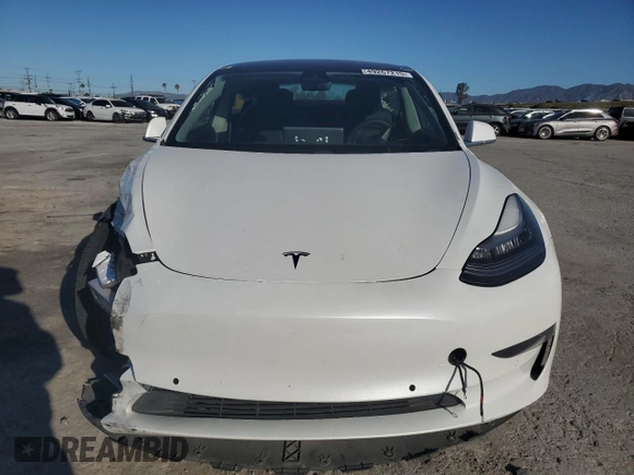 2020 Tesla Model 3 Long Range z VIN 5YJ3E1EB4LF650258, wystawiony jako Copart lot #49267215 z przebiegiem 128 825 mil mil oraz Szkoda całkowita • Salvage title. Historia ofert i sprzedaży dostępna na DreamBid. Obrazek 5.