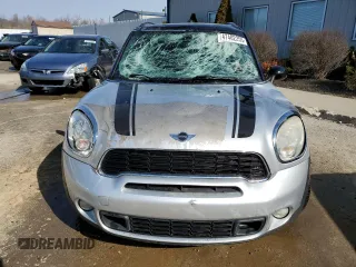 2011 MINI Countryman S with VIN WMWZC5C56BWL53116, listed as a Copart auction lot 47402255 with 171,320 mi miles and Non Repairable. Bid and sale history available at DreamBid. Image 5.