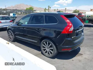 2016 Volvo XC60 T6 Drive-E z VIN YV449MDK7G2811221, wystawiony jako IAAI lot #42476363 z przebiegiem 84 644 mil mil oraz . Historia ofert i sprzedaży dostępna na DreamBid. Obrazek 3.