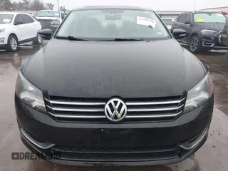 2013 Volkswagen Passat SE с VIN 1VWBH7A33DC052582, выставлен на аукционе IAAI как лот 41431178 с пробегом 127 072 миль миль и . История ставок и продаж доступна на DreamBid. Изображение 13.