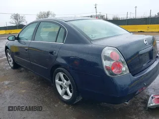 2005 Nissan Altima 3.5 SE with VIN 1N4BL11D65N406405, listed as a IAAI auction lot 41913724 with 236,756 mi miles. Bid and sale history available at carsss.com. Image 3.