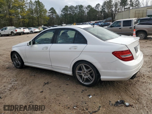 2014 Mercedes-Benz C 250 Sport z VIN WDDGF4HB7EG248082, wystawiony jako Copart lot #47351935 z przebiegiem 147 055 mil mil oraz Szkoda całkowita • Salvage title. Historia ofert i sprzedaży dostępna na DreamBid. Obrazek 2.