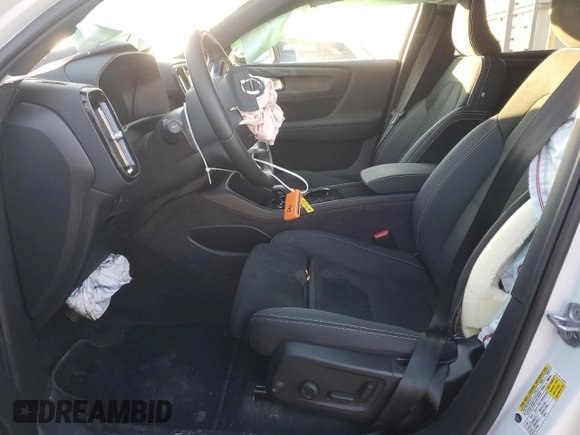 2023 Volvo C40 Plus с VIN YV4ED3GL3P2065898, выставлен на аукционе Copart как лот 41224334 с пробегом 10 423 миль миль и . История ставок и продаж доступна на DreamBid. Изображение 7.