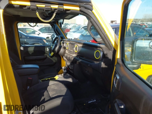 2021 Jeep Wrangler Unlimited Sport S z VIN 1C4HJXDN6MW597477, wystawiony jako IAAI lot #41089112 z przebiegiem 82 315 mil mil oraz . Historia ofert i sprzedaży dostępna na DreamBid. Obrazek 5.