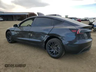 2024 Tesla Model 3 z VIN 5YJ3E1EA5RF741944, wystawiony jako Copart lot #45755205 z przebiegiem Nie podano mil oraz Szkody całkowita. Historia ofert i sprzedaży dostępna na DreamBid. Obrazek 2.