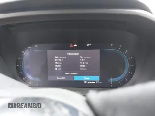 2023 Volvo XC40 Ultimate Bright Theme с VIN YV4L12UAXP2025895, выставлен на аукционе IAAI как лот 42294917 с пробегом 5 384 миль миль и . История ставок и продаж доступна на DreamBid. Изображение 7.