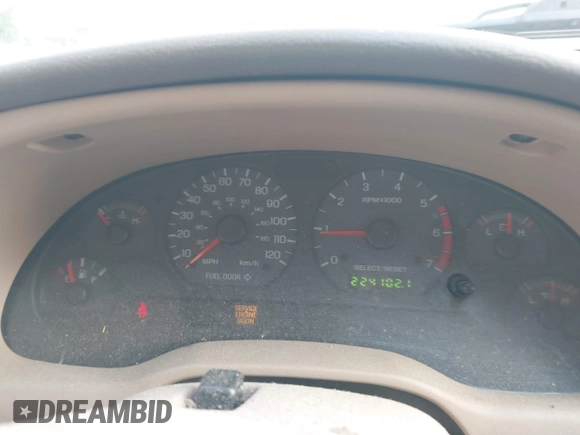 2003 Ford Mustang Standard с VIN 1FAFP404X3F374199, выставлен на аукционе IAAI как лот 42156866 с пробегом 224 102 миль миль и . История ставок и продаж доступна на DreamBid. Изображение 7.
