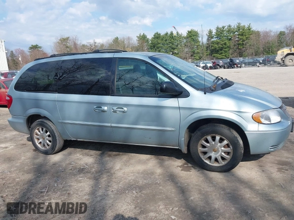 2002 Chrysler Town & Country LX with VIN 2C4GP44372R576005, listed as a IAAI auction lot 42092478 with 165,018 mi miles. Bid and sale history available at carsss.com. Image 13.