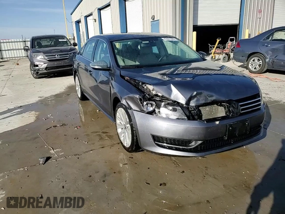 2012 Volkswagen Passat SE z VIN 1VWBH7A31CC108162, wystawiony jako Copart lot #49001885 z przebiegiem 104 309 mil mil oraz Szkoda całkowita • Salvage title. Historia ofert i sprzedaży dostępna na DreamBid. Obrazek 13.
