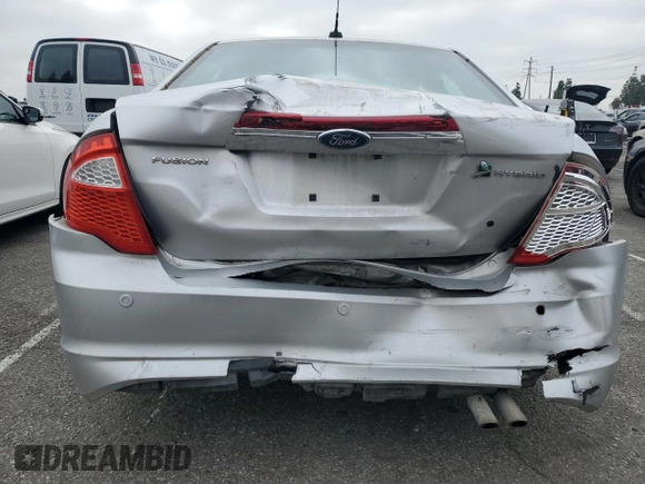 2010 Ford Fusion Hybrid z VIN 3FADP0L35AR110293, wystawiony jako Copart lot #43419065 z przebiegiem 163 946 mil mil oraz Szkoda całkowita • Salvage title. Historia ofert i sprzedaży dostępna na DreamBid. Obrazek 6.