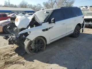 2022 Lincoln Navigator Black Label z VIN 5LMJJ2TT6NEL02298, wystawiony jako Copart lot #81996764 z przebiegiem Nie podano mil oraz Szkoda całkowita • Salvage title. Historia ofert i sprzedaży dostępna na DreamBid. Obrazek 1.