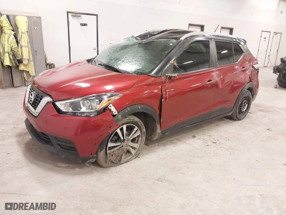2018 Nissan Kicks SR with VIN 3N1CP5CU7JL528422, listed as a IAAI auction lot 41880440 with 107,182 mi miles. Bid and sale history available at carsss.com. Image 2.
