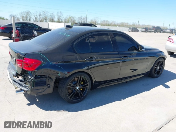 2015 BMW 3 Series 335i z VIN WBA3A9G5XFNT09113, wystawiony jako IAAI lot #41848822 z przebiegiem 175 604 mil mil oraz . Historia ofert i sprzedaży dostępna na DreamBid. Obrazek 4.