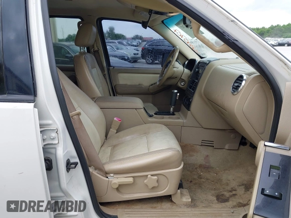 2008 Ford Explorer XLT with VIN 1FMEU63E38UB07385, listed as a IAAI auction lot 42300707 with 305,049 mi miles and . Bid and sale history available at DreamBid. Image 5.