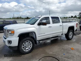 2016 GMC Sierra 2500HD Denali z VIN 1GT12UE84GF272949, wystawiony jako Copart lot #50641015 z przebiegiem 270 501 mil mil oraz Szkoda całkowita • Salvage title. Historia ofert i sprzedaży dostępna na DreamBid. Obrazek 1.