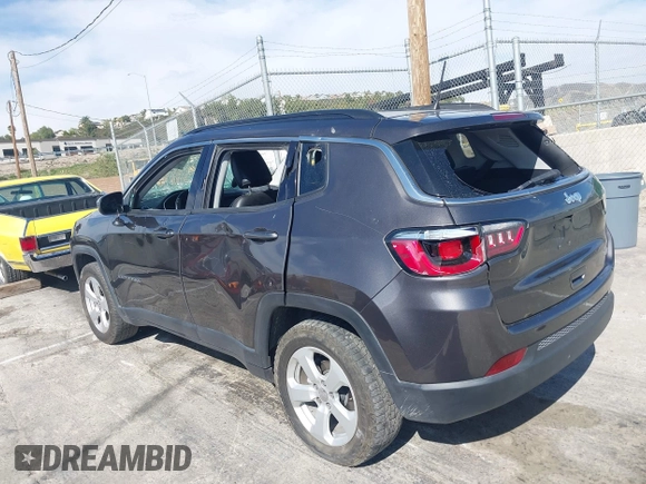 2020 Jeep Compass Altitude z VIN 3C4NJCBB8LT199034, wystawiony jako IAAI lot #42008510 z przebiegiem Nie podano mil oraz . Historia ofert i sprzedaży dostępna na DreamBid. Obrazek 3.