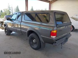 1998 Ford Ranger XL z VIN 1FTZR15X3WPA13348, wystawiony jako IAAI lot #42374950 z przebiegiem 239 535 mil mil oraz . Historia ofert i sprzedaży dostępna na DreamBid. Obrazek 3.