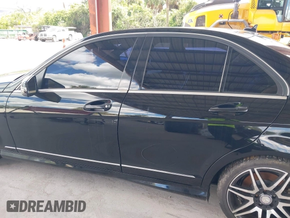 2013 Mercedes-Benz C-Class C 250 Sport with VIN WDDGF4HB8DA798585, listed as a IAAI auction lot 40421628 with 121,343 mi miles. Bid and sale history available at carsss.com. Image 14.