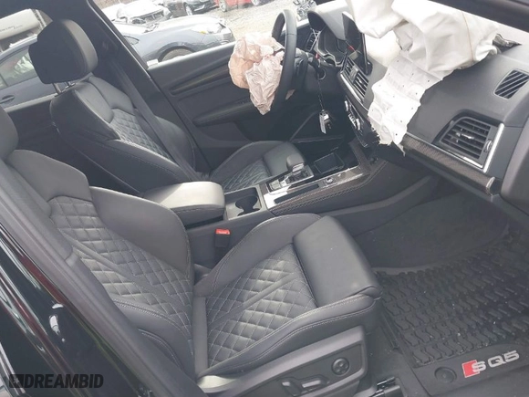2024 Audi SQ5 Sportback Premium Plus with VIN WA124AFY6R2104522, listed as a IAAI auction lot 40980151 with 2,429 mi miles. Bid and sale history available at carsss.com. Image 5.
