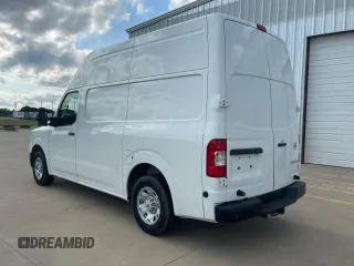 2018 Nissan NV Cargo SV z VIN 1N6AF0LY0JN812842, wystawiony jako Copart lot #56940755 z przebiegiem 203 890 mil mil oraz Tytuł czysty. Historia ofert i sprzedaży dostępna na DreamBid. Obrazek 3.