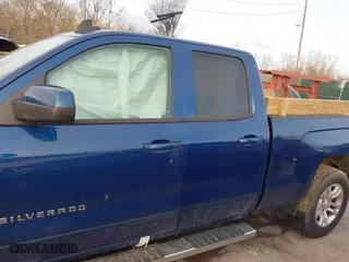2017 Chevrolet Silverado 1500 LT with VIN 1GCVKREH9HZ137190, listed as a IAAI auction lot 41123725 with 85,959 mi miles. Bid and sale history available at carsss.com. Image 13.