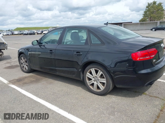2011 Audi A4 Premium z VIN WAUAFAFL0BN040110, wystawiony jako IAAI lot #41990720 z przebiegiem 107 016 mil mil oraz . Historia ofert i sprzedaży dostępna na DreamBid. Obrazek 3.