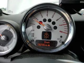 2011 MINI Convertible S z VIN WMWZP3C51BTX84117, wystawiony jako Copart lot #57636385 z przebiegiem 130 700 mil mil oraz Szkoda całkowita • Salvage title. Historia ofert i sprzedaży dostępna na DreamBid. Obrazek 9.