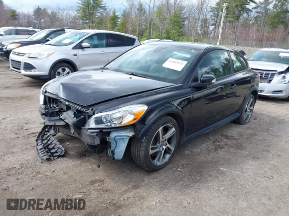 2013 Volvo C30 T5 with VIN YV1672MK4D2308774, listed as a IAAI auction lot 42005076 with 91,921 mi miles and . Bid and sale history available at DreamBid. Image 2.