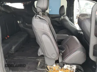 2025 Toyota Sienna LE z VIN 5TDCRKEC1SS230177, wystawiony jako Copart lot #52207015 z przebiegiem 10 052 mil mil oraz Szkoda całkowita • Salvage title. Historia ofert i sprzedaży dostępna na DreamBid. Obrazek 11.