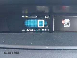 2020 Toyota Prius L Eco z VIN JTDKARFU4L3116504, wystawiony jako IAAI lot #42178279 z przebiegiem 33 668 mil mil oraz . Historia ofert i sprzedaży dostępna na DreamBid. Obrazek 15.